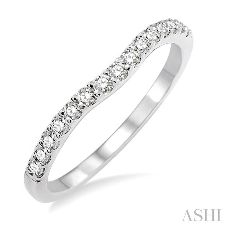 1/4 Ctw Round Cut Diamond Wedding Band in 14K White Gold