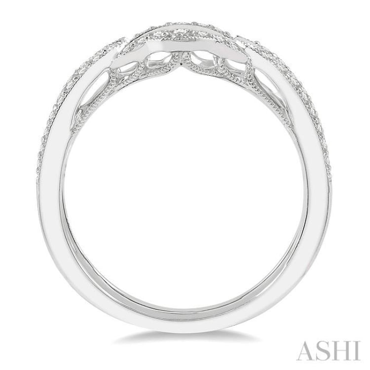 1/6 Ctw Arched Lattice Center Round Cut Diamond Wedding Band in 14K White Gold