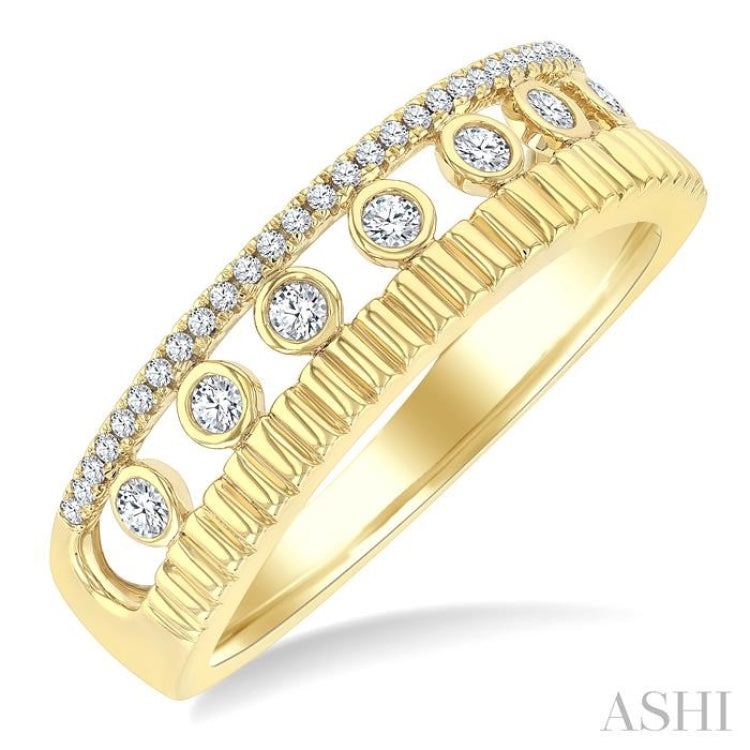 1/5 Ctw Bezel and Prong Set Round Cut Diamond Bold Fluted Fashion Ring in 10K Yellow Gold