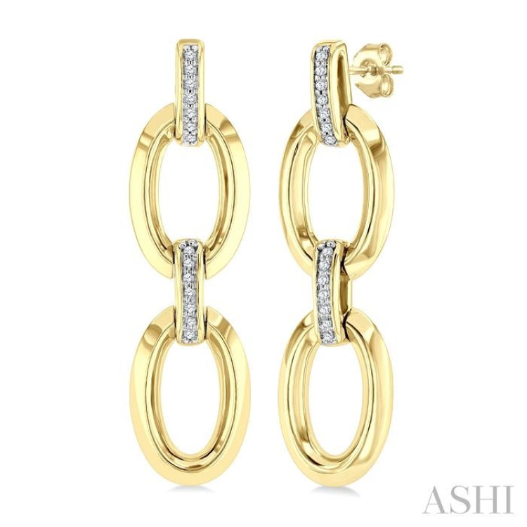 1/10 Ctw Bold Oval Link Round Cut Diamond Fashion Earrings in Yellow Gold Vermeil