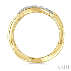 1/10 Ctw Round Cut Diamond Bold Knot Link Fashion Ring in Yellow Gold Vermeil