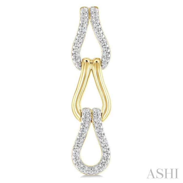 1/10 Ctw Round Cut Diamond Bold Knot Link Fashion Earrings in Yellow Gold Vermeil