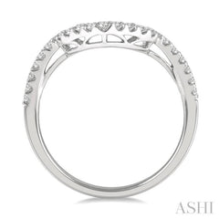 1/4 Ctw Chevron Round Cut Diamond Wedding Band in 14K White Gold