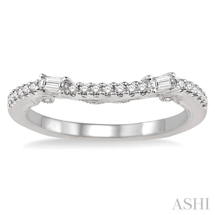 1/4 Ctw Round Cut Diamond Wedding Band in 14K White Gold