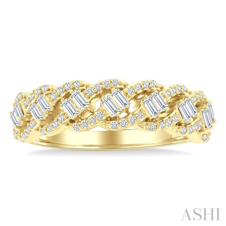 1/2 Ctw Split Entwined Top Baguette and Round Cut Diamond Fashion Ring in 14K Yellow Gold