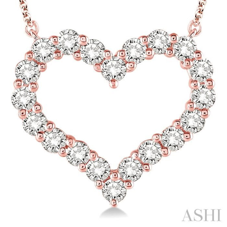3/4 Ctw Round Cut Diamond Heart Pendant With Chain in 14K Rose Gold