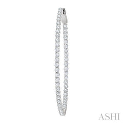 2 Ctw Inside-Out Round Cut Diamond 1/2-Inch Oval Hoop Earrings in 14K White Gold