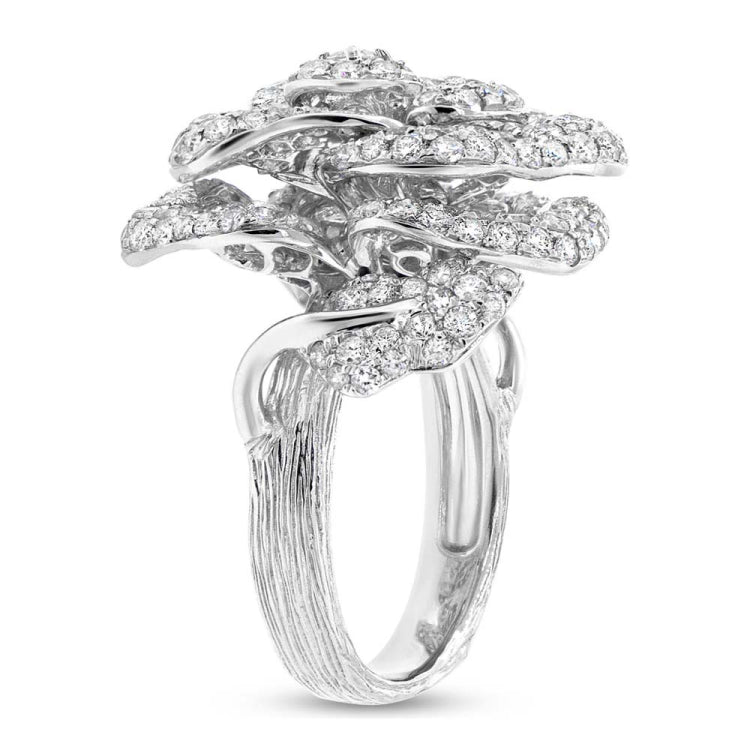 4.48ct 18k White Gold Diamond Flower Ring