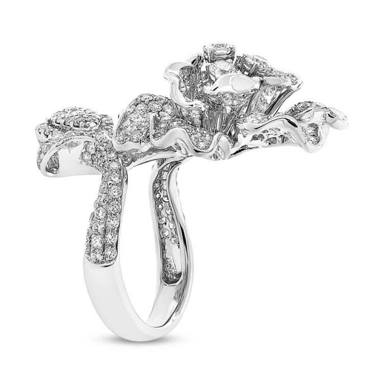 5.04ct 18k White Gold Diamond Flower Lady's Ring