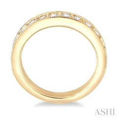 3/4 ctw Round Cut Diamond Wedding Band in 14K Yellow Gold