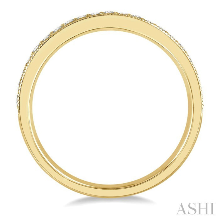1/4 Ctw Round Cut Diamond Wedding Band in 14K Yellow Gold