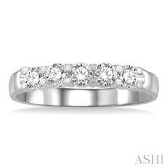 1/2 Ctw 5 Stone Round Cut Diamond Wedding Band in 14K White Gold