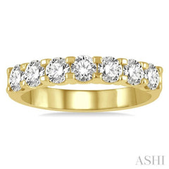 1 Ctw 7 Stone Round Cut Diamond Wedding Band in 14K Yellow Gold