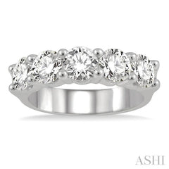 2 1/2 Ctw 5 Stone Round Cut Diamond Wedding Band in 14K White Gold