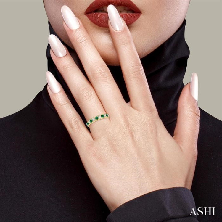 2.6 MM Emerald and 3/8 Ctw Round Cut Diamond Precious Wedding Band in 14K Yellow Gold