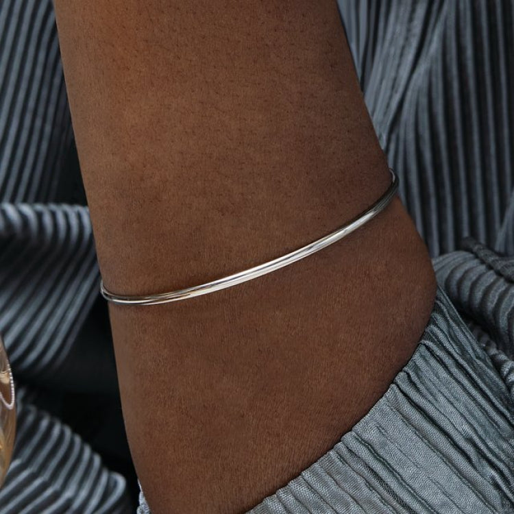 14K White Engravable 2 mm Half Round Bangle 7 1/2" Bracelet