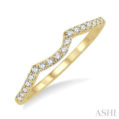 1/5 ctw Round Cut Diamond Wedding Band in 14K Yellow Gold