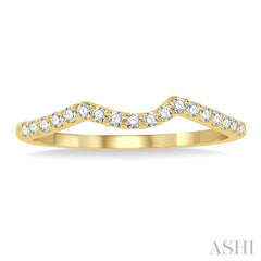 1/5 ctw Round Cut Diamond Wedding Band in 14K Yellow Gold