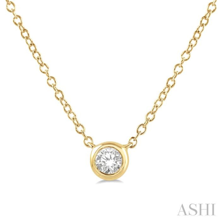 1/10 Ctw Bezel Round Cut Diamond Petite Fashion Pendant With Chain in 10K Yellow Gold