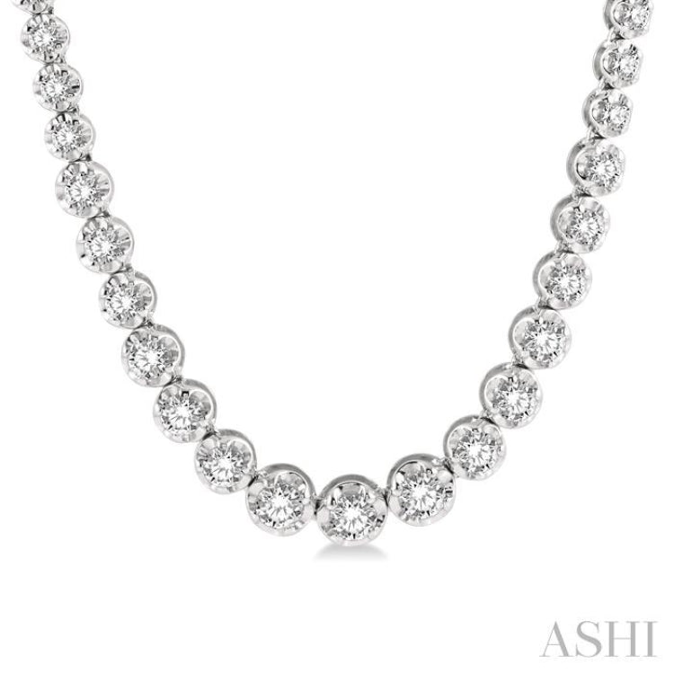 2 Ctw Round Cut Diamond Illusion Necklace in 14K White Gold