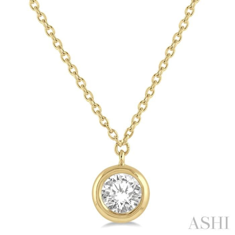 1/5 Ctw Round Cut Diamond Pendant With Chain in 14K Yellow Gold