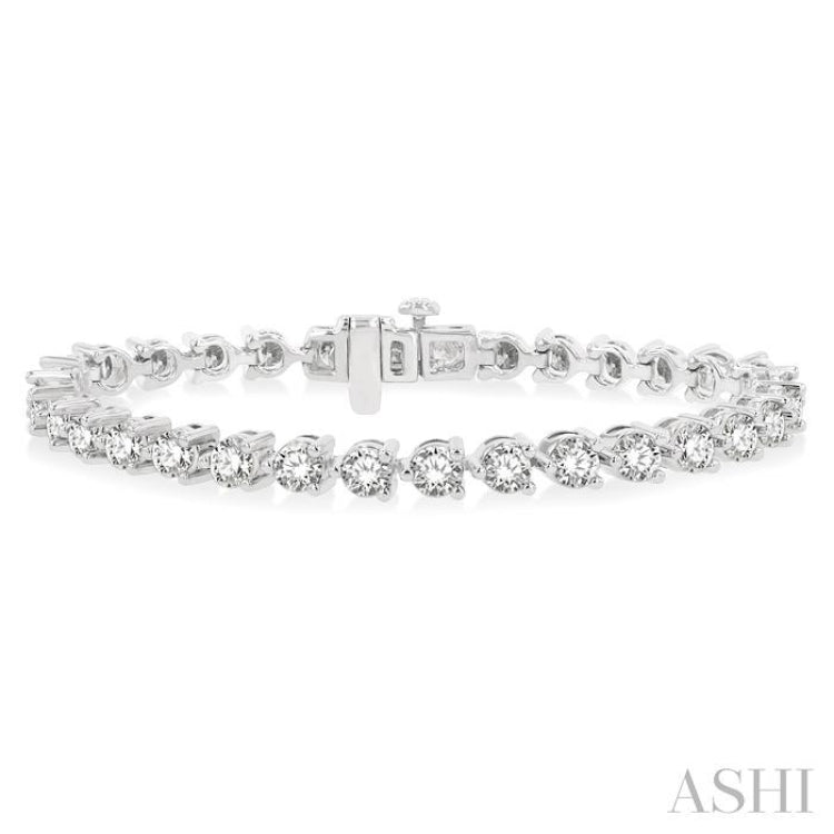 8 Ctw 3 Prong Round Cut Diamond Tennis Bracelet in 14K White Gold