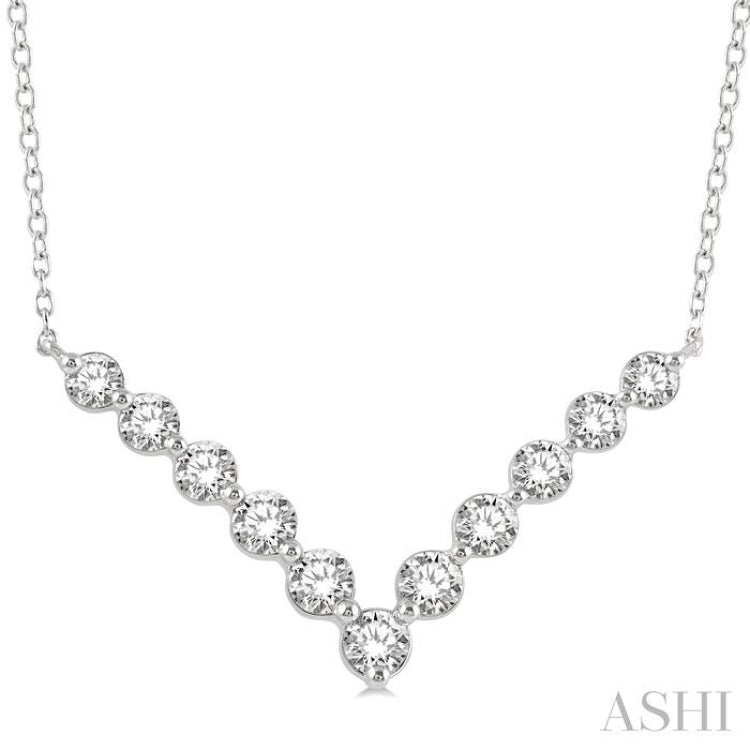 3/4 Ctw Round Cut Diamond Chevron Necklace in 14K White Gold