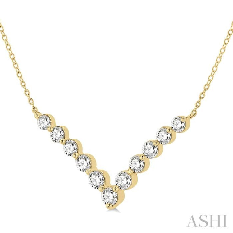 1 Ctw Chevron Round Cut Diamond Necklace in 14K Yellow Gold
