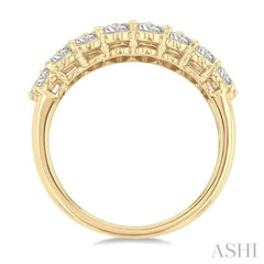 1 1/2 Ctw Lattice Triple Row Round Cut Diamond Fashion Band in 14K Yellow Gold