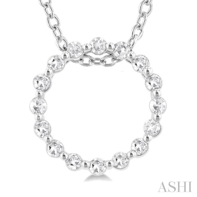 1/10 Ctw Circle Round Cut Diamond Pendant With Chain in Sterling Silver