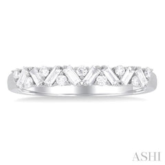 1/3 Ctw Zig Zag Scatter Baguette and Round Cut Diamond Fashion Band in 14K White Gold