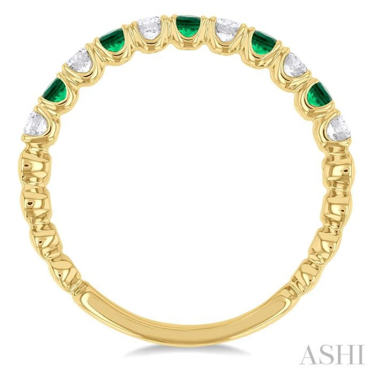 2.25 MM Emerald and 1/4 Ctw Round Cut Diamond Precious Wedding Band in 14K Yellow Gold
