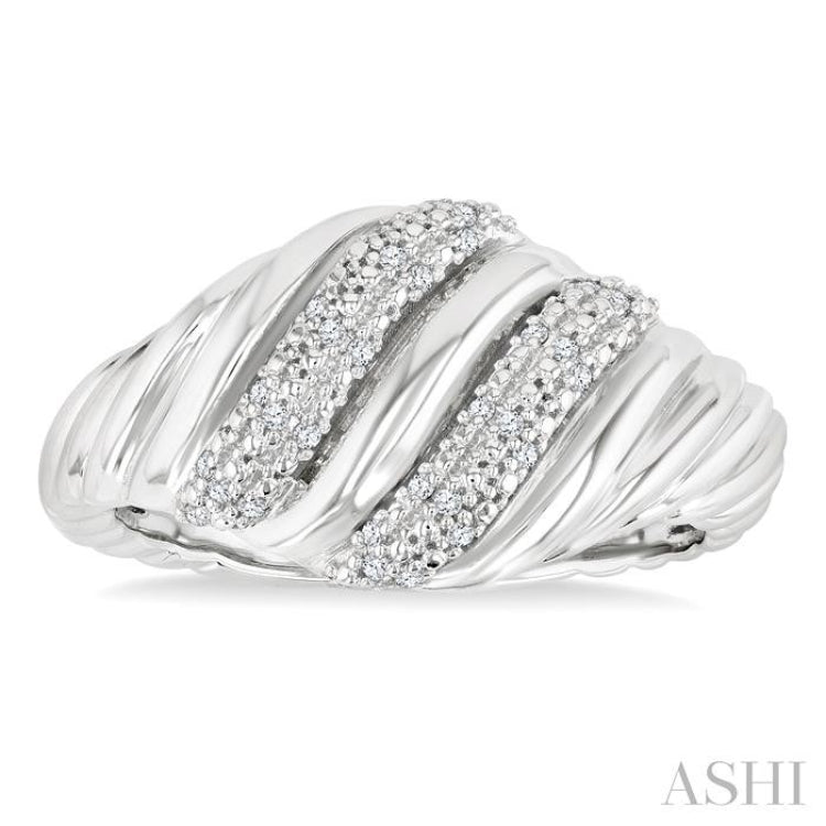 1/10 Ctw Bold Silver Twisted Rib Single Cut Diamond Bold Fashion Band in Sterling Silver
