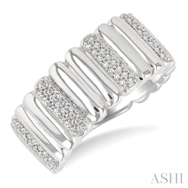 1/10 Ctw Wide Ribbed Plain Polished and Round Cut Diamond Bold Fashion Band in Sterling Silver