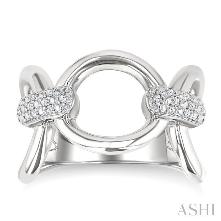 1/10 Ctw Oval Shape Bar Accent Round Cut Diamond Bold Fashion Ring in Sterling Silver