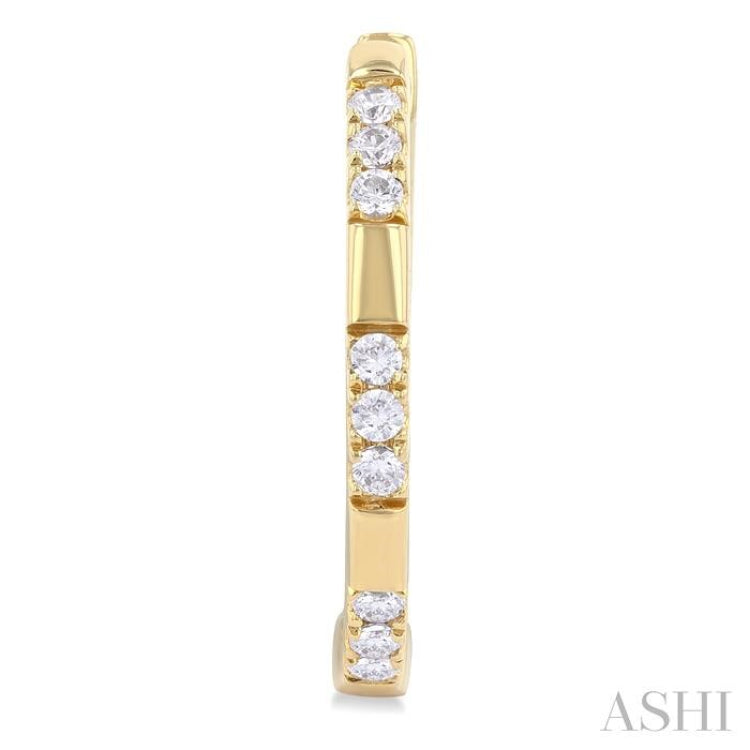 1/4 Ctw Sectioned Round Cut Diamond Fashion Hoop Earring in 14K Yellow Gold