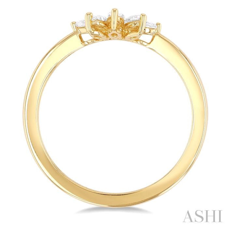 1/5 Ctw Marquise Cut Diamond Half Flower Motif Chevron Ring in 14K Yellow Gold