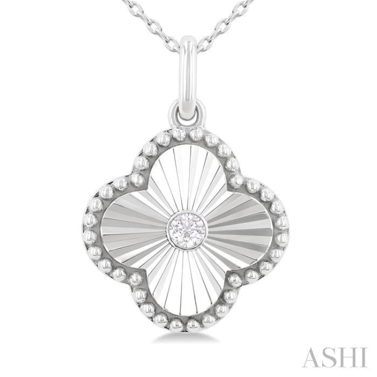 1/20 Ctw Clover Fluted Medallion Round Cut Diamond Pendant With Chain in Sterling Silver