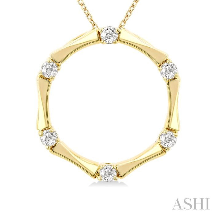 1/4 Ctw Petite Bamboo Shoot Inspired Round Cut Diamond Fashion Pendant With Chain in 14K Yellow Gold