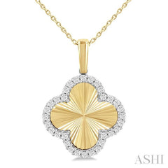 1/4 Ctw Fluted Texture Clover Round Cut Diamond Fashion Pendant With Chain in 14K Yellow and White Gold
