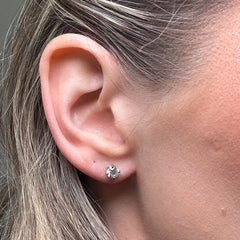 DIAMOND STUD EARRINGS